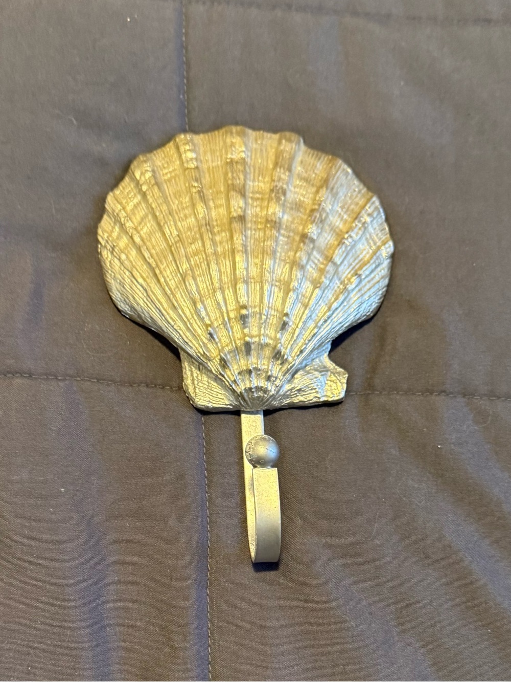Decorative Shell Wall Hook - silver color with gold tones